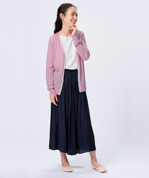 TOKYO SHIRTS(トウキョウシャツ)の「配色Vネック ベーシックニットカーディガン(カーディガン/ボレロ・レディース・サックスブルー/ネイビー/ライトグレー/ライトベージュ/イエロー/オリーブ/サーモンピンク・M/L)」の11枚目の写真