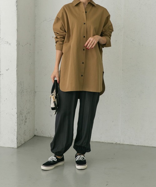 UR Lab.(アーバンリサーチラボ)の「サテンジョガーパンツ(その他パンツ・レディース・ブラック/チャコールグレー/ライトブラウン・FREE)」の7枚目の写真