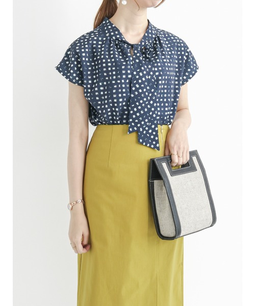 Te chichi（テチチ）の「幾何学/ストライプボウタイブラウス（シャツ/ブラウス・レディース・ブラック/ネイビー/オフホワイト/ボルドー・ﾌﾘ-）」の4枚目の写真