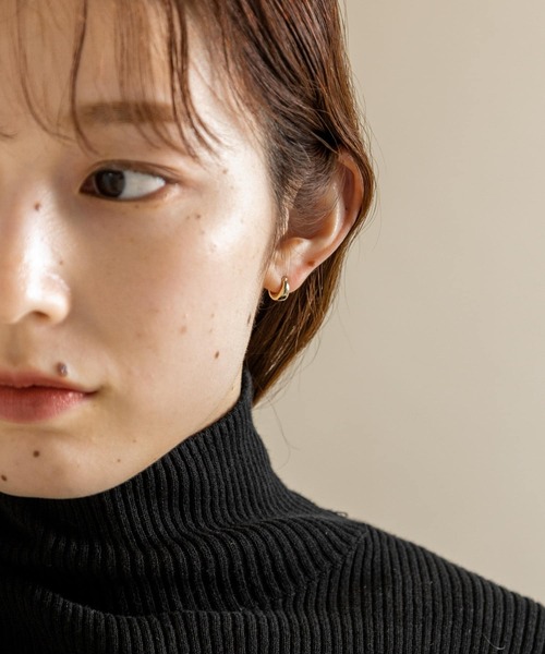 SMELLY（スメリー）の「ミニドロップワンタッチピアス（ピアス（両耳用）・レディース・シルバー/ゴールド・-）」の4枚目の写真