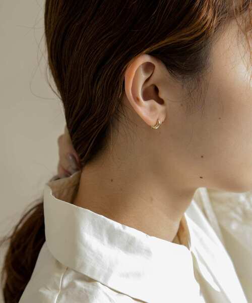 SMELLY（スメリー）の「ミニドロップワンタッチピアス（ピアス（両耳用）・レディース・シルバー/ゴールド・-）」の11枚目の写真
