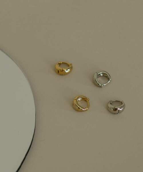 SMELLY（スメリー）の「ミニドロップワンタッチピアス（ピアス（両耳用）・レディース・シルバー/ゴールド・-）」の18枚目の写真