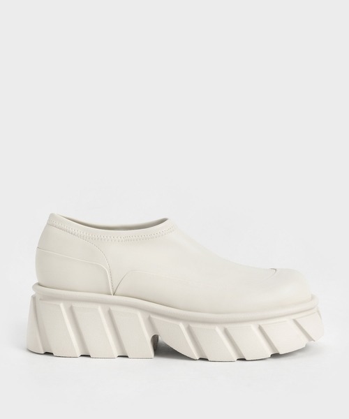 CHARLES & KEITH(チャールズ & キース)の「Aberdeen アバディーン チャンキースニーカー(スニーカー・レディース・ブラック/クリーム・22.5cm/23cm/23.5cm/24.5cm/25cm/25.5cm)」の1枚目の写真