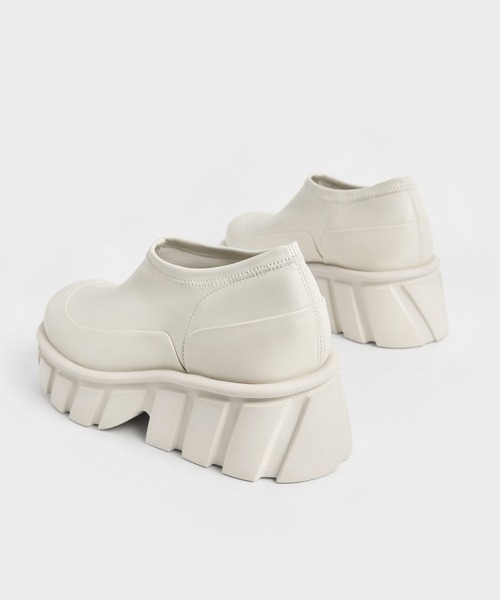 CHARLES & KEITH(チャールズ & キース)の「Aberdeen アバディーン チャンキースニーカー(スニーカー・レディース・ブラック/クリーム・22.5cm/23cm/23.5cm/24.5cm/25cm/25.5cm)」の7枚目の写真