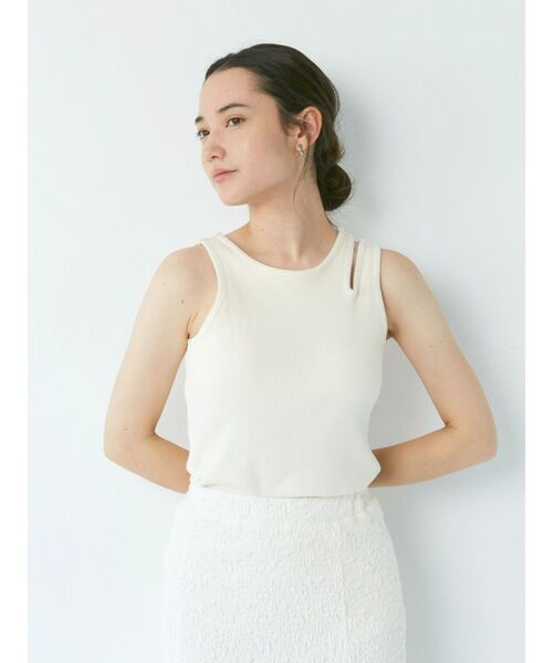 Ungrid（アングリッド）の「パット付きアシメデザインテレコタンクトップ（タンクトップ・レディース・ブラック/アイボリー/オレンジ/ブルー・FREE）」の7枚目の写真