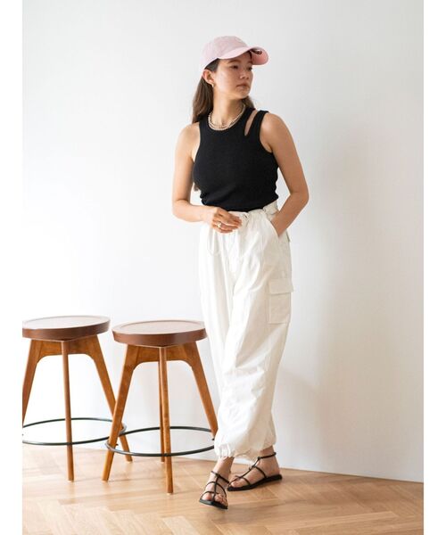 Ungrid（アングリッド）の「パット付きアシメデザインテレコタンクトップ（タンクトップ・レディース・ブラック/アイボリー/オレンジ/ブルー・FREE）」の15枚目の写真