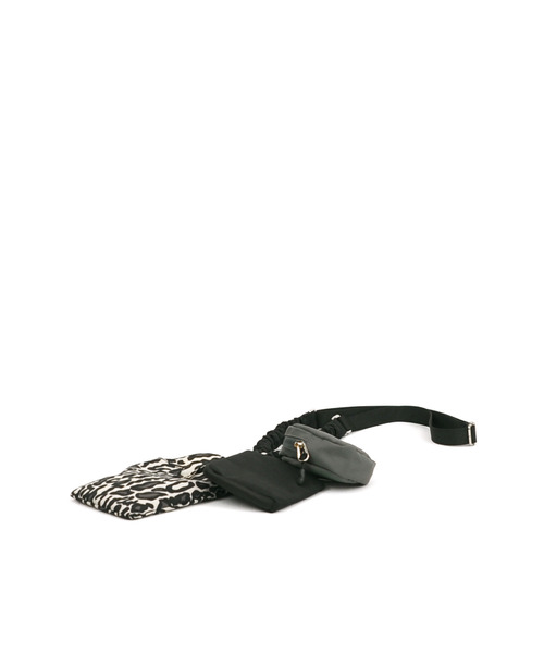 cache cache(カシュ カシュ)の「カシュカシュ cachecache / バンジーコードナイロンスマホショルダー(ショルダーバッグ・レディース・アイボリー/ブラック/グレー/レオパード/カモフラージュ/ベージュ・FREE)」の22枚目の写真