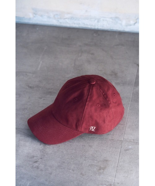 AZUL by moussy（アズールバイマウジー）の「MONOGRAM SIDE LOGO CAP/モノグラムサイドロゴキャップ（キャップ・レディース・マジェンタ/アイボリー/ブラック・FREE）」の7枚目の写真