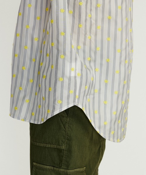 DOUBLE STANDARD CLOTHING（ダブルスタンダードクロージング）の「DSC/ フラワー刺繍ブラウス（シャツ/ブラウス・レディース・イエロー/オフホワイト・36/38）」の9枚目の写真