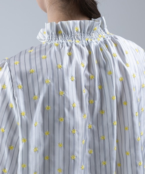 DOUBLE STANDARD CLOTHING（ダブルスタンダードクロージング）の「DSC/ フラワー刺繍ブラウス（シャツ/ブラウス・レディース・イエロー/オフホワイト・36/38）」の20枚目の写真