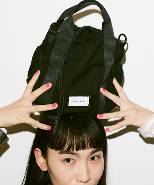 Libra Cue（リブラ キュー）の「2way巾着ショルダーバッグ（ショルダーバッグ・レディース・ベージュ/ブラック・FREE）」の6枚目の写真