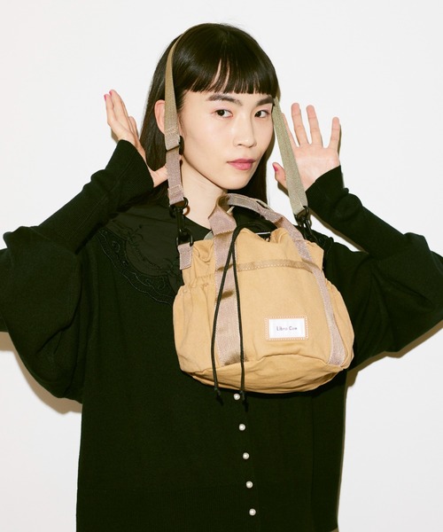 Libra Cue（リブラ キュー）の「2way巾着ショルダーバッグ（ショルダーバッグ・レディース・ベージュ/ブラック・FREE）」の5枚目の写真