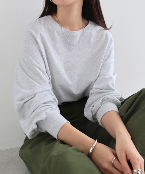 andme（アンドミー）の「【新色追加】無地ボーダーボリューム袖コットン長袖Tシャツ（Tシャツ/カットソー・レディース・チャコールグレー/ブラック/ベージュ/オフホワイト/ブルー/オートミール/スミクロ/ブラウン/ホワイト×ブラック/ベージュ系その他/ブルー系その他/ライトピンク/キナリ/ネイビー・M/L）」の10枚目の写真