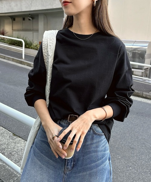 andme（アンドミー）の「【新色追加】無地ボーダーボリューム袖コットン長袖Tシャツ（Tシャツ/カットソー・レディース・チャコールグレー/ブラック/ベージュ/オフホワイト/ブルー/オートミール/スミクロ/ブラウン/ホワイト×ブラック/ベージュ系その他/ブルー系その他/ライトピンク/キナリ/ネイビー・M/L）」の5枚目の写真