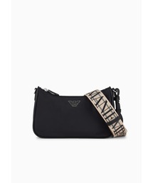 EMPORIO ARMANI | 【エンポリオ アルマーニ】トラベルエッセンシャル バゲットバッグ 再生ナイロン製(ショルダーバッグ)