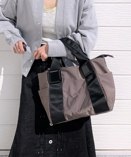 Q（キュー）の「イミテーショントート（トートバッグ・レディース・ブラック/カーキ・ONE SIZE）」の2枚目の写真