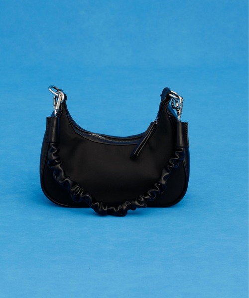 UNITED TOKYO（ユナイテッドトウキョウ）の「カスタムフリーハーフムーンバッグ(3ベルト付)（ショルダーバッグ・レディース・ブラック/ホワイト・FREE）」の12枚目の写真