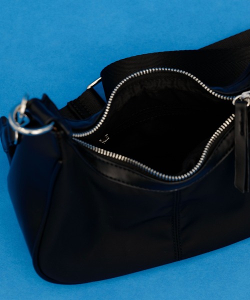 UNITED TOKYO（ユナイテッドトウキョウ）の「カスタムフリーハーフムーンバッグ(3ベルト付)（ショルダーバッグ・レディース・ブラック/ホワイト・FREE）」の15枚目の写真