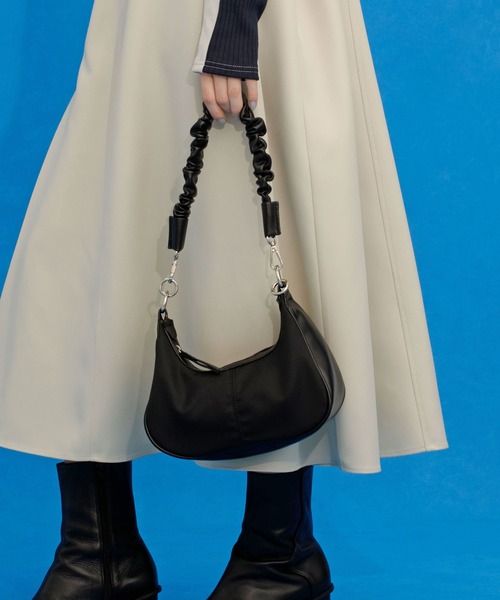 UNITED TOKYO（ユナイテッドトウキョウ）の「カスタムフリーハーフムーンバッグ(3ベルト付)（ショルダーバッグ・レディース・ブラック/ホワイト・FREE）」の16枚目の写真