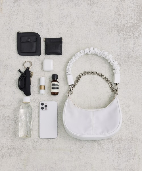 UNITED TOKYO（ユナイテッドトウキョウ）の「カスタムフリーハーフムーンバッグ(3ベルト付)（ショルダーバッグ・レディース・ブラック/ホワイト・FREE）」の3枚目の写真