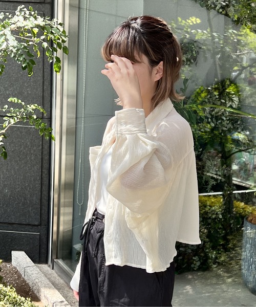 one way（ワンウェイ）の「シワ加工シア―シャツ（シャツ/ブラウス・レディース・ホワイト/ライトブルー/ライトグレー・FREE）」の10枚目の写真