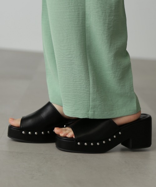 FREE'S MART（フリーズマート）の「◆スタッズカバーサンダル（サンダル・レディース・ブラック/ブラウン・SMALL/MEDIUM）」の3枚目の写真