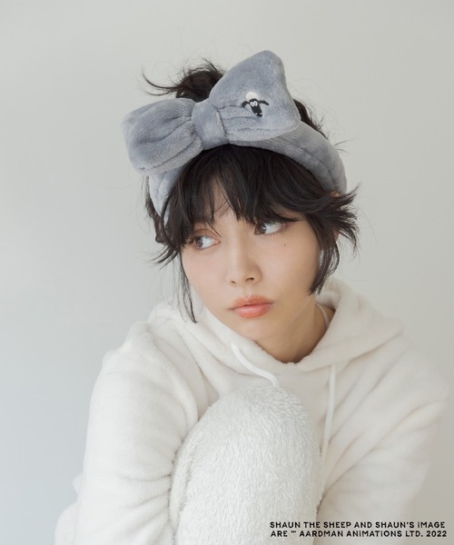 【少し太め♪ヘアアクセントに☆】HERMES Gina Bloom ヘアバンド 少し太め♪ヘアアクセントに☆】HERMES Gina Bloom ヘアバンド