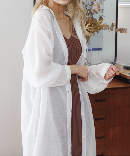 Eclat one(エクラワン)の「シアー ロングシャツ(シャツ/ブラウス・レディース・パープル/ブラック/オフホワイト/ライトブルー・FREE)」の13枚目の写真
