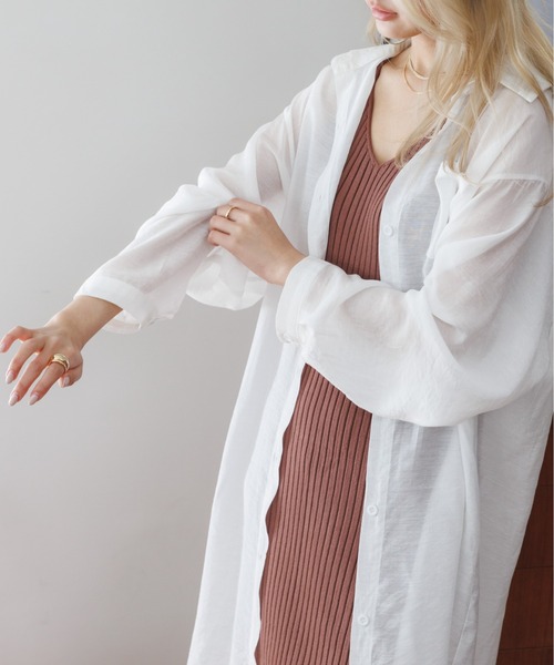 Eclat one(エクラワン)の「シアー ロングシャツ(シャツ/ブラウス・レディース・パープル/ブラック/オフホワイト/ライトブルー・FREE)」の17枚目の写真