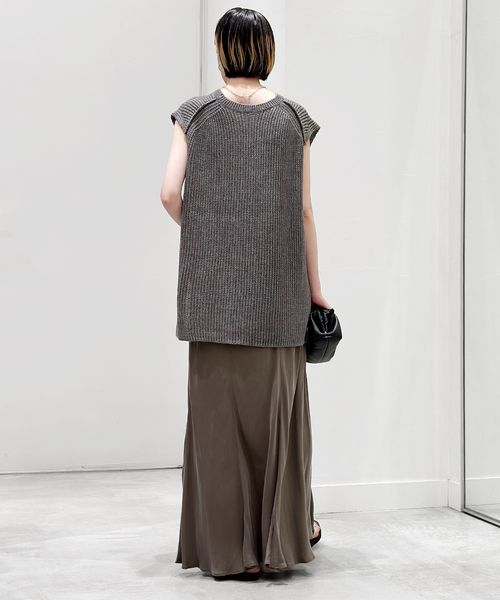 AP STUDIO リネンノースリーブニット ¥23,100 AP STUDIO リネンノースリーブニット ¥23,100