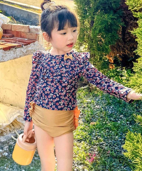 OSYAREVO（オシャレボ）の「キッズ フラワー柄 ロングスリーブ フリル 水着 セットアップ（水着・キッズ・ネイビー・90/100/110/120/130）」の4枚目の写真