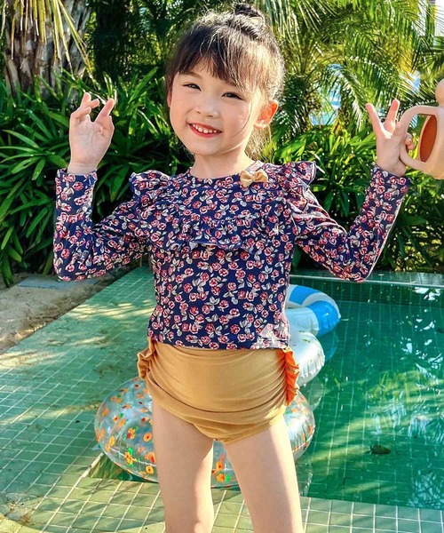 OSYAREVO（オシャレボ）の「キッズ フラワー柄 ロングスリーブ フリル 水着 セットアップ（水着・キッズ・ネイビー・90/100/110/120/130）」の10枚目の写真