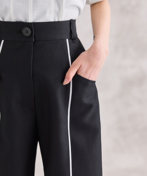 UNITED TOKYO（ユナイテッドトウキョウ）の「ラインデザインパンツ-ウォッシャブル-（スラックス・レディース・ブラック/グレー・1/2）」の6枚目の写真