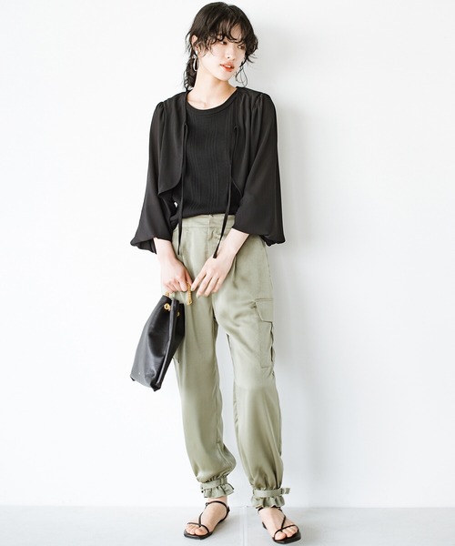 haco!（ハコ）の「前後２WAY！着るだけで二の腕カバーとオシャレ完成の万能アームボレロ（カーディガン/ボレロ・レディース・ブラック/オフホワイト・SMALL/MEDIUM/LARGE/X-LARGE）」の16枚目の写真