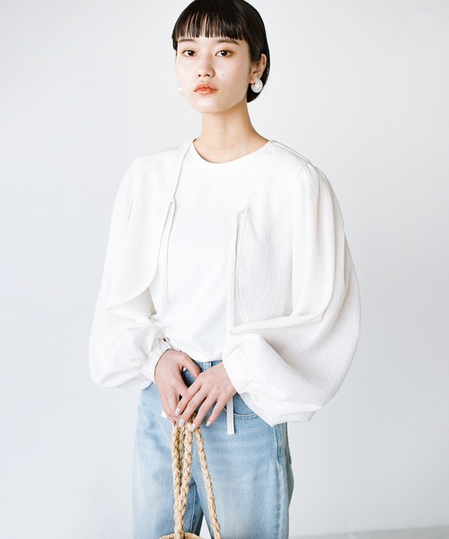 haco!（ハコ）の「前後２WAY！着るだけで二の腕カバーとオシャレ完成の万能アームボレロ（カーディガン/ボレロ・レディース・ブラック/オフホワイト・SMALL/MEDIUM/LARGE/X-LARGE）」の3枚目の写真