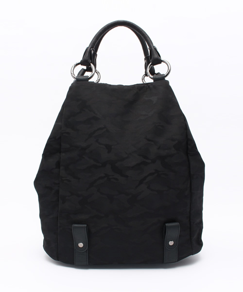 ear PAPILLONNER(イアパピヨネ)の「ニットスタンプ(バックパック/リュック・レディース・ネイビー/ベージュ/ブラック・FREE)」の2枚目の写真