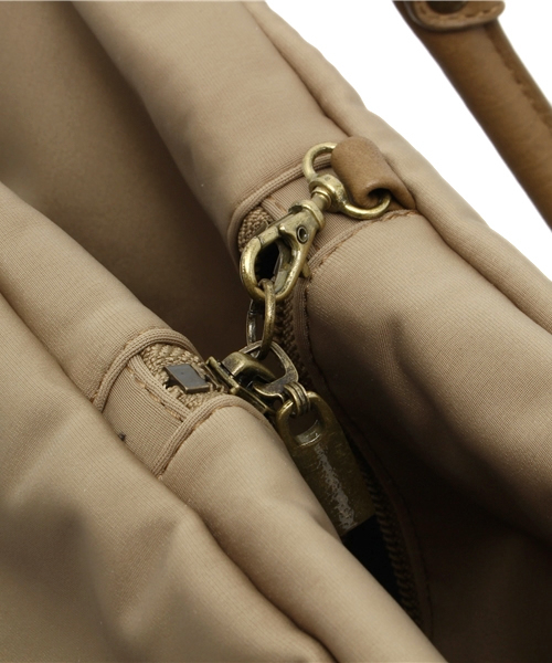 ear PAPILLONNER(イアパピヨネ)の「ニットスタンプ(バックパック/リュック・レディース・ネイビー/ベージュ/ブラック・FREE)」の8枚目の写真