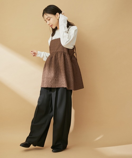 VIS（ビス）の「【新色追加】ふくれジャガードキャミトップス（キャミソール・レディース・オフホワイト/ブラック/ブラウン・FREE）」の20枚目の写真