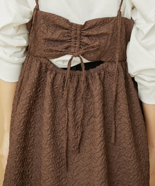 VIS（ビス）の「【新色追加】ふくれジャガードキャミトップス（キャミソール・レディース・オフホワイト/ブラック/ブラウン・FREE）」の13枚目の写真