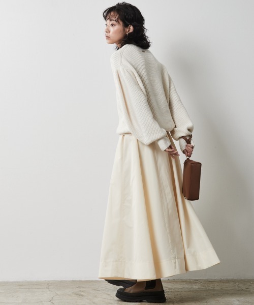 CHIC STYLE(シックスタイル)の「<大きいサイズ>フレアギャザーマキシスカート シックスタイル(スカート・レディース・ベージュ/アイボリー/ブラック・L/LL/3L/4L/5L)」の7枚目の写真