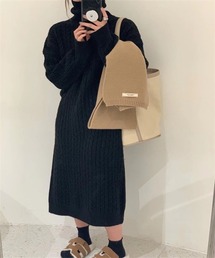 タートルネックニットワンピース