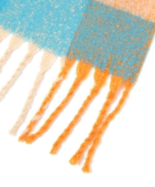 studio CLIP（スタディオクリップ）の「【daily CLIP】太フリンジチェックマフラー（マフラー・レディース・その他1/ベージュ/ブラウン・FREE）」の4枚目の写真