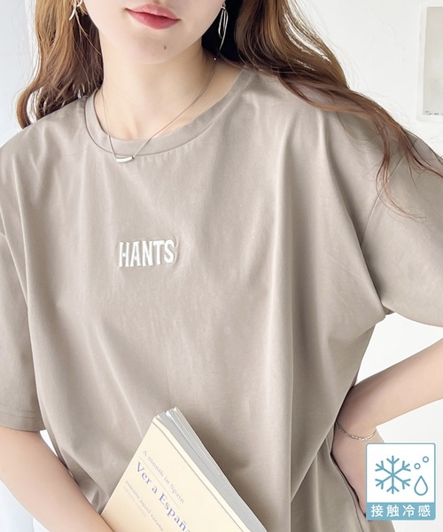 classicalelf（クラシカルエルフ）の「コーデを上品に魅せる。接触冷感立体刺繍Tシャツ（Tシャツ/カットソー・レディース・ブルー/オフホワイト/ブラック/グレイッシュベージュ/グリーン・LARGE/MEDIUM/SMALL/X-LARGE）」の3枚目の写真