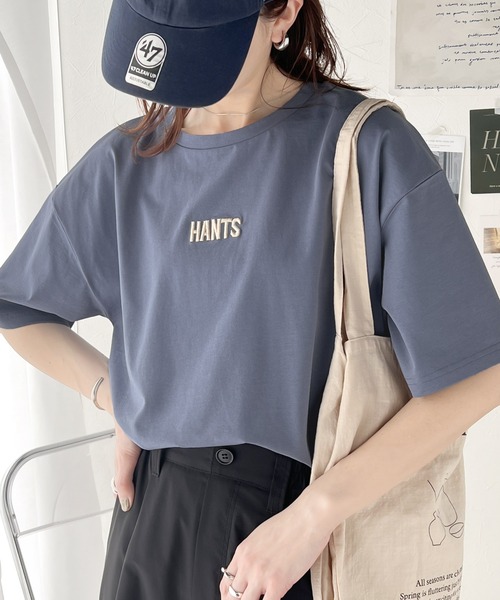 classicalelf（クラシカルエルフ）の「コーデを上品に魅せる。接触冷感立体刺繍Tシャツ（Tシャツ/カットソー・レディース・ブルー/オフホワイト/ブラック/グレイッシュベージュ/グリーン・LARGE/MEDIUM/SMALL/X-LARGE）」の7枚目の写真