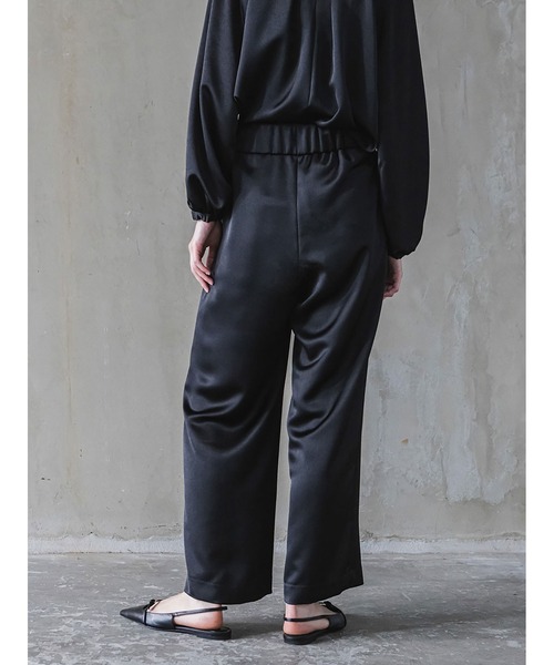 アンシェヌマン　パンツ enchainement（アンシェヌマン）の「Satin Wide Pants（その他
