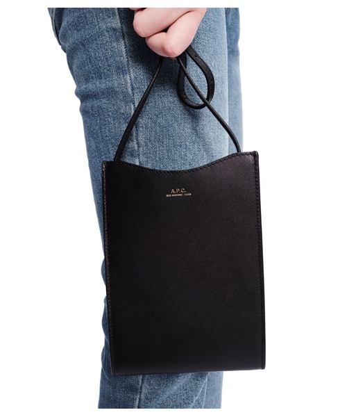 A.P.C.（アーペーセー）の「NECK POUCH JAMIE（ショルダーバッグ