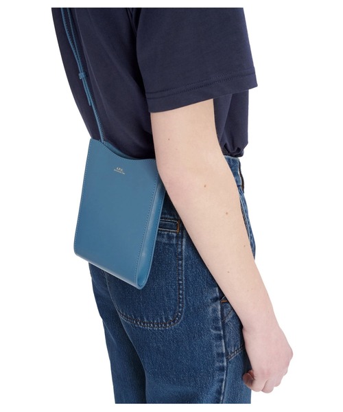A.P.C.（アーペーセー）の「NECK POUCH JAMIE（ショルダーバッグ