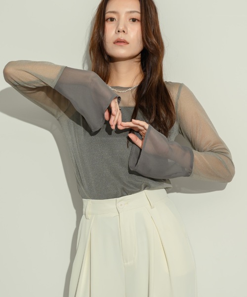 NEUNA(ヌナ)の「【ドッキングデザインでこなれ感】フレアスリーブ切り替えドッキングシアートップス(Tシャツ/カットソー・レディース・ブラック/アイボリー/グレー/グリーン/ホワイト・FREE)」の21枚目の写真