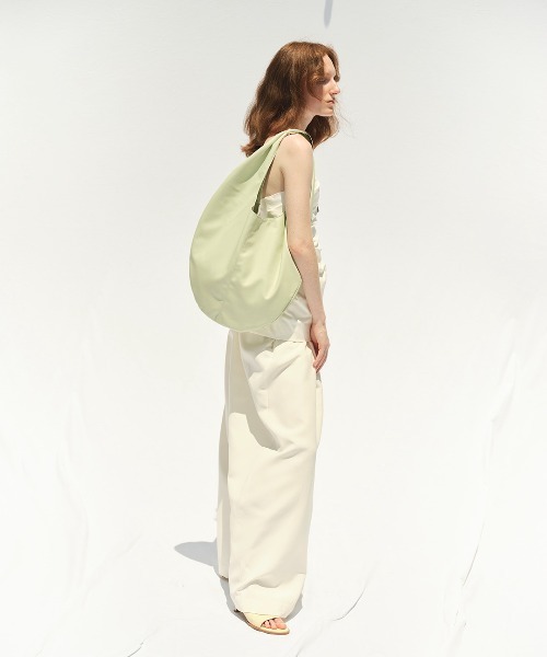 【美品】LE VERNIS ルベルニ　スカルプチャーバッグ M 三日月 トート LE VERNIS] Sculpture bag M | CASSELINI ONLINE SHOP