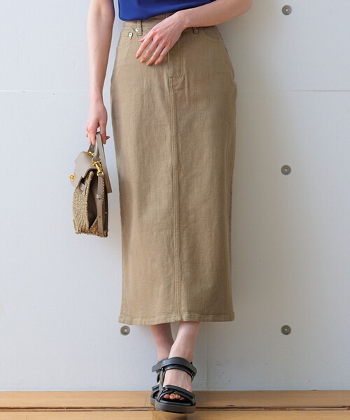23区 L（ニジュウサンクオオキイサイズ）の「【Oggi4月号掲載/洗える】23区DENIM ストレッチ デニムスカート（デニムスカート・レディース・カーキ系/アイボリー系・50/48/46/44）」の2枚目の写真